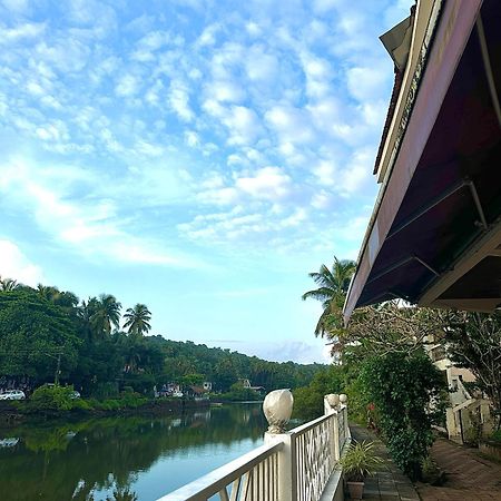 Hotel Riverside Бага Экстерьер фото