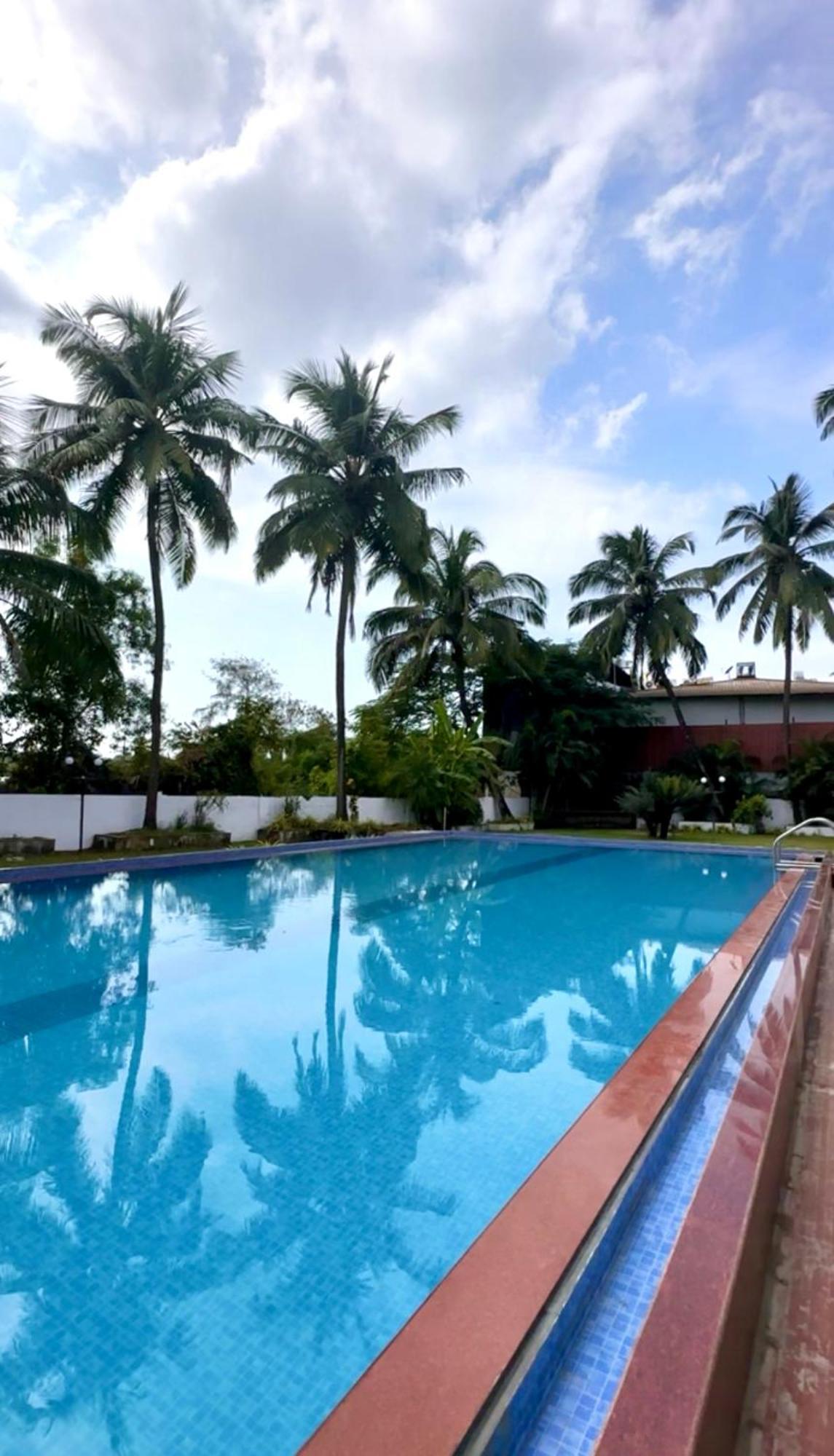 Hotel Riverside Бага Экстерьер фото