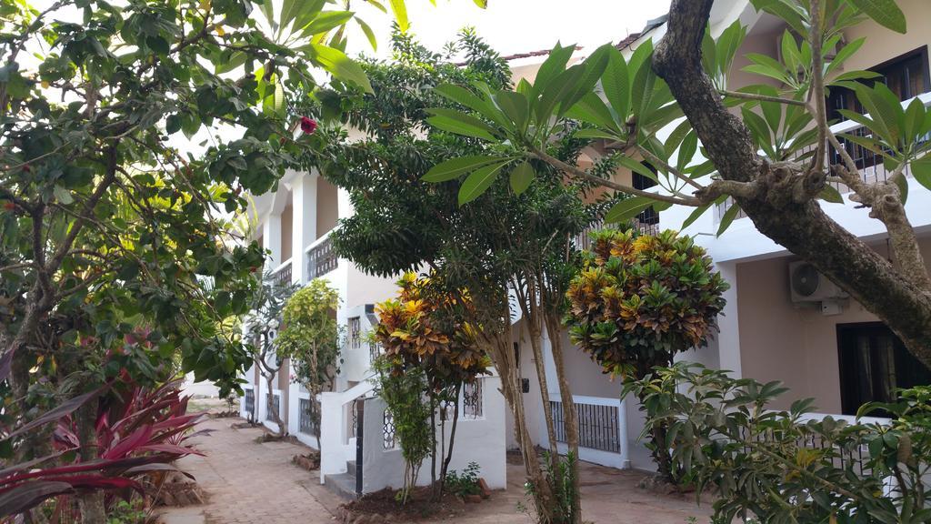 Hotel Riverside Бага Экстерьер фото