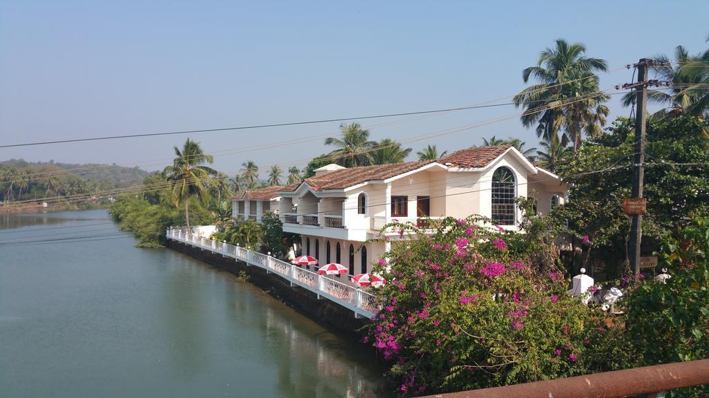 Hotel Riverside Бага Экстерьер фото