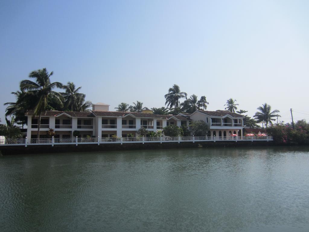 Hotel Riverside Бага Экстерьер фото