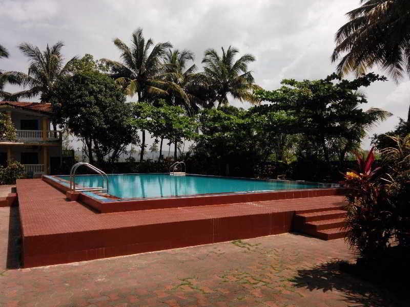 Hotel Riverside Бага Экстерьер фото