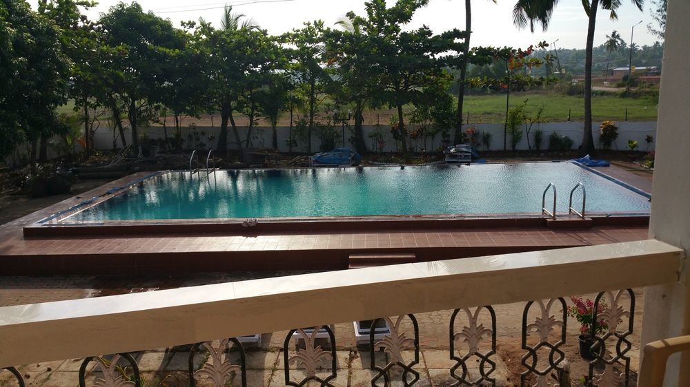 Hotel Riverside Бага Экстерьер фото